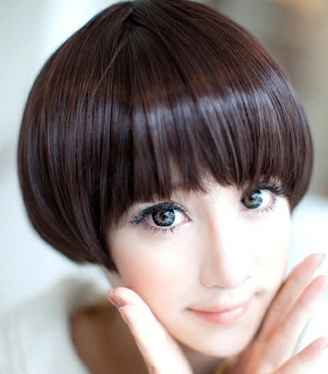 瓜子脸蘑菇头女生图片