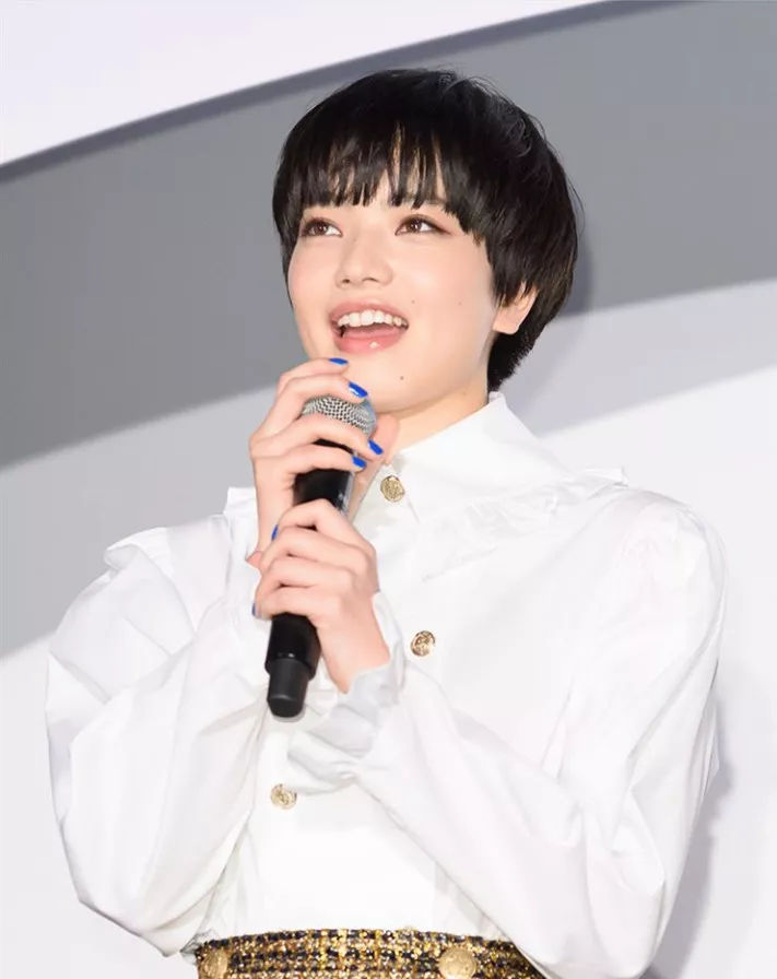 二次元刘海蘑菇短碎头