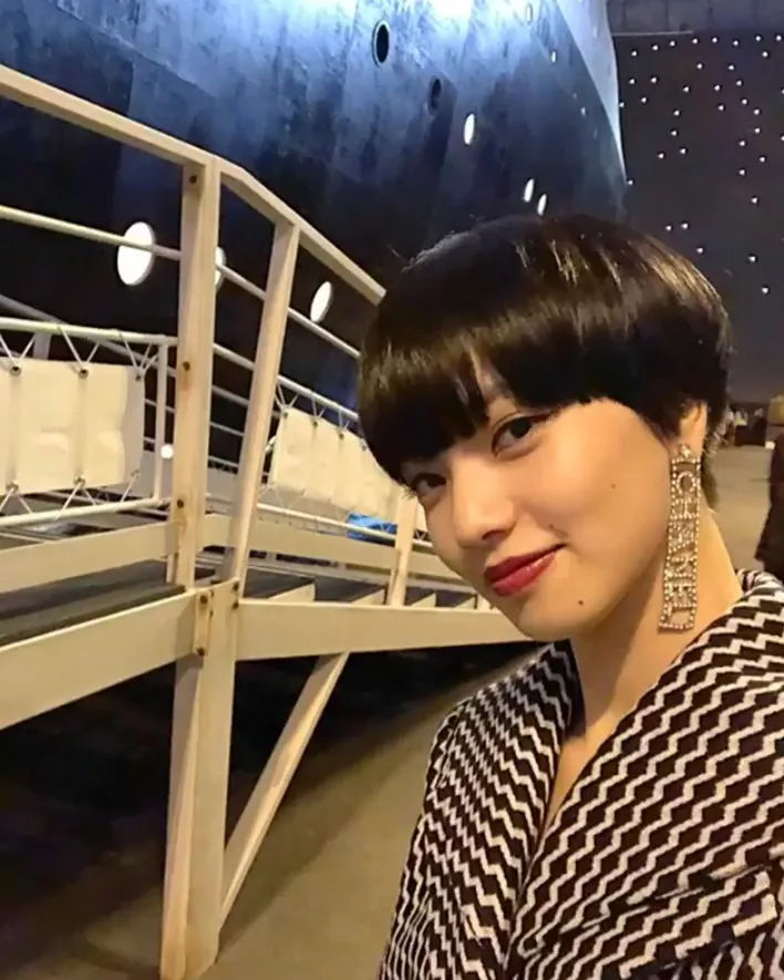 二次元刘海蘑菇短碎头