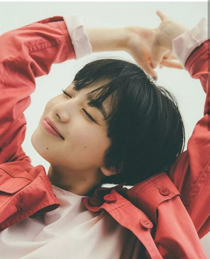 二次元刘海蘑菇短碎头