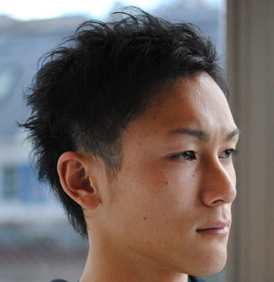 男生个性短发设计头发两边剃掉vs刻图案