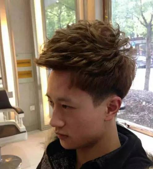 男生剪什么发型最帅男人帅气的短发发型图片