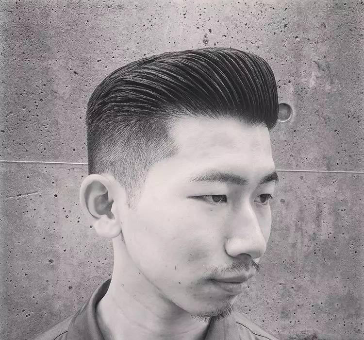 男式发型两边剃短图片