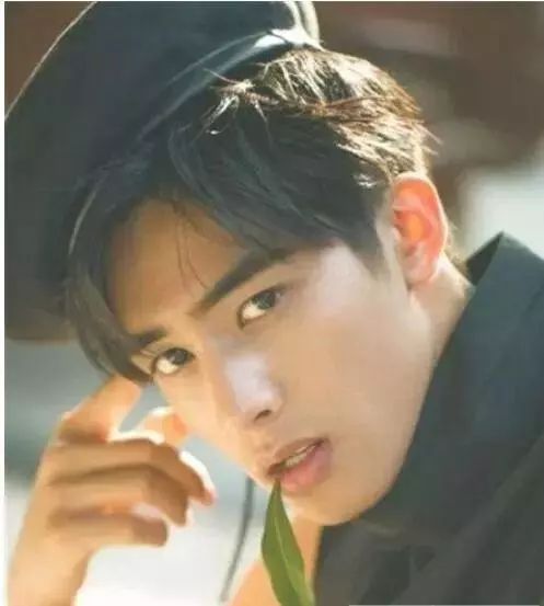 undercut侧削鬓角发型清爽利落