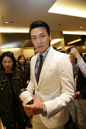 陆毅时尚短发造型玩转板寸头大背头子弹头