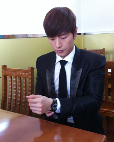 来自星星的你男神李辉京刘海发型图片