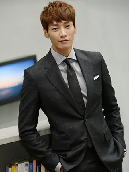 金英光匹诺曹迷人发型演绎高富帅