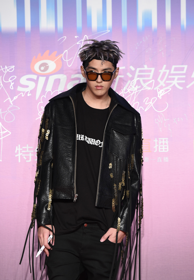 吴亦凡最新爆炸头发型图片,男明星图片,发型图片