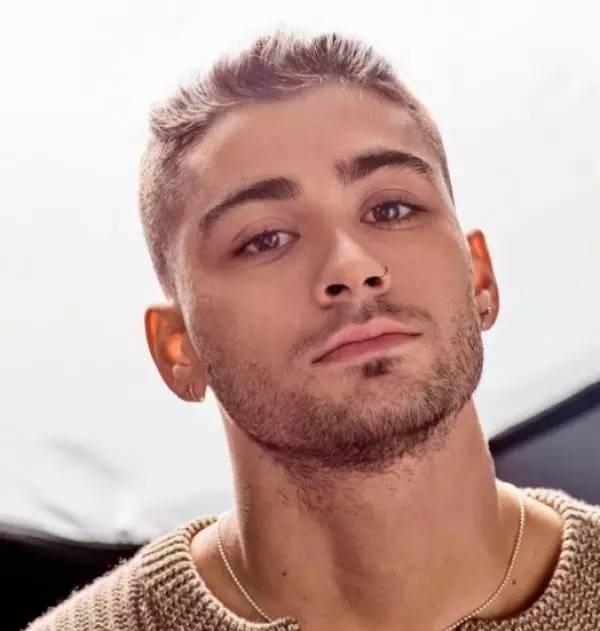 泽恩晒金色短发获女友热赞 男明星图片 发型图片 泽恩晒金色短发获女友热赞 男明星图片 发型图片