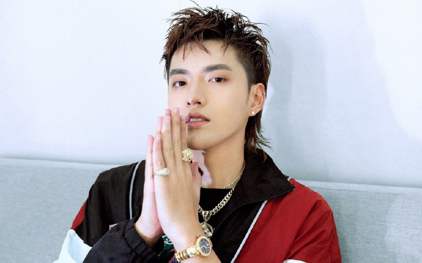 吴亦凡的发型太多