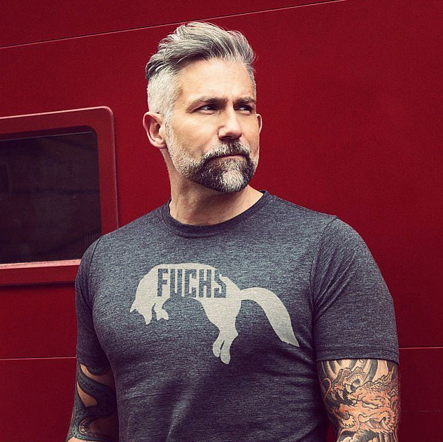 银灰色头发怎么染男士银灰色头发图片