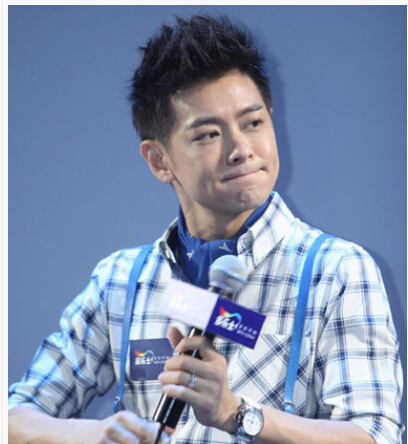 潮男短发飞机头发型图片