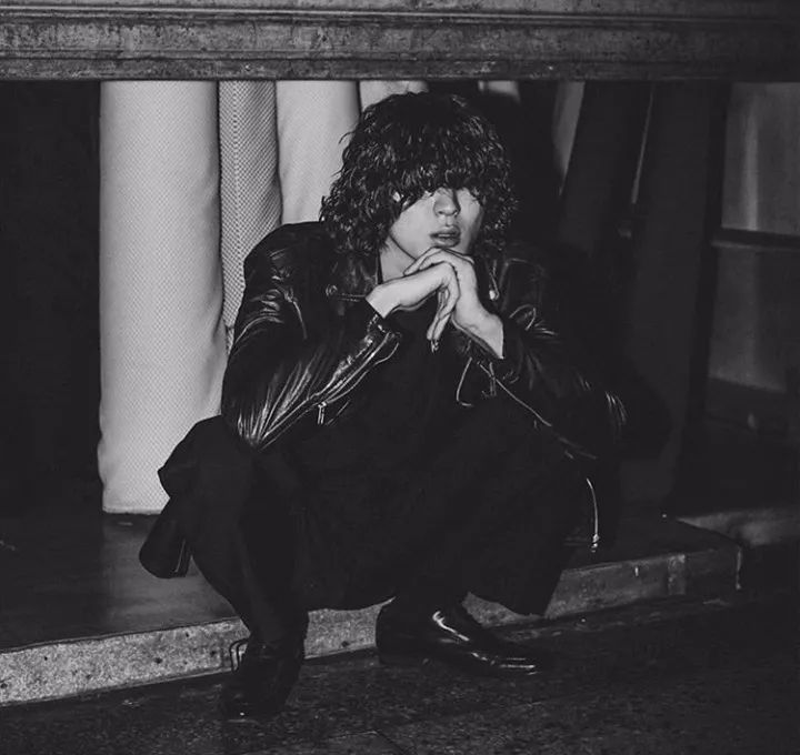 颓废男发型图片小卷帅