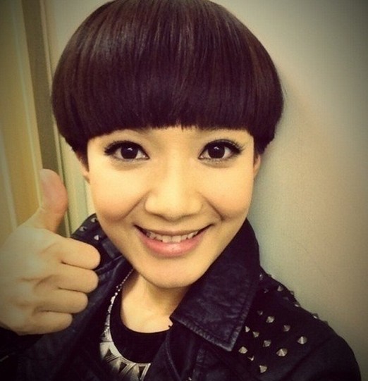 王君馨最新气质短发发型图片