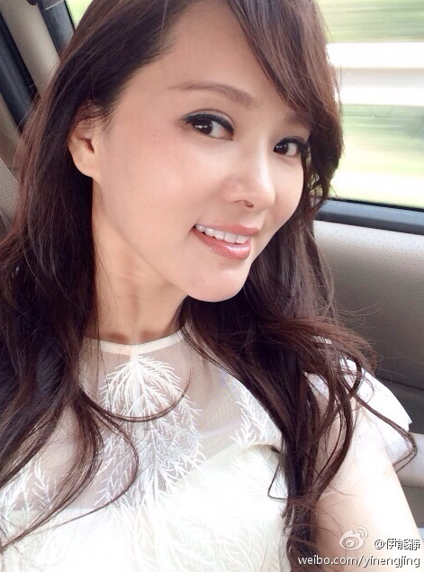 伊能静长发素颜照娇嫩似少女