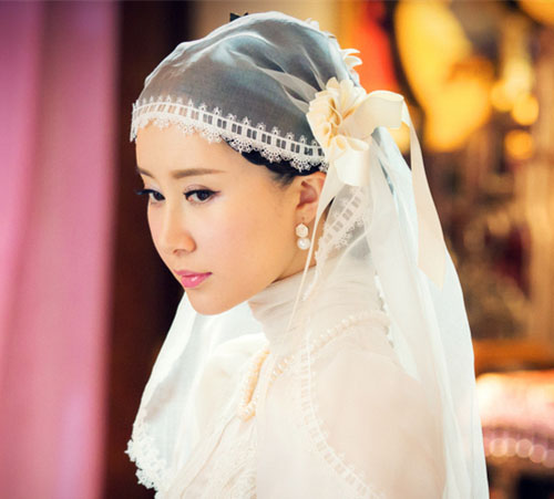 活色生香女主角民国风盘发