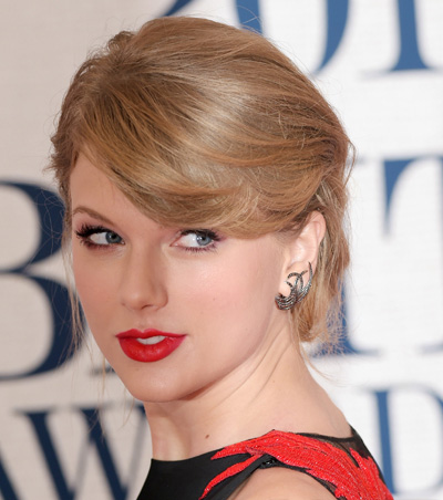 浅黄色头发横扫2015全英音乐奖