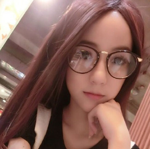 泰国新人女星yoshi颜值爆表蹿红短发私照分享