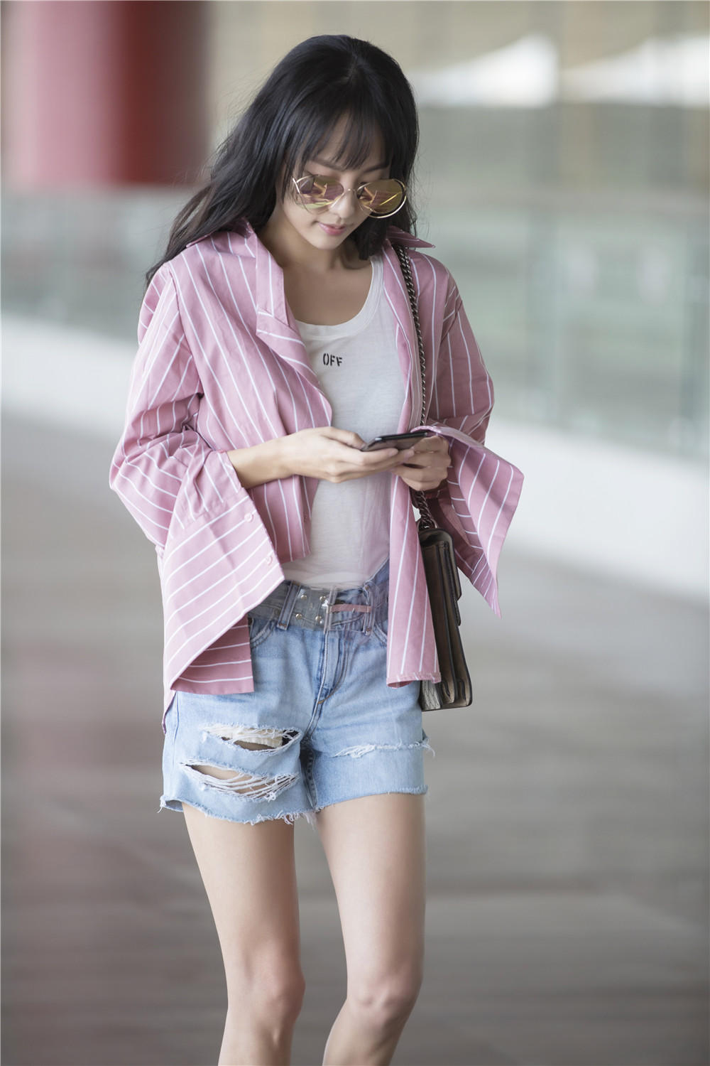 张嘉倪最新发型半扎苹果头清新时尚