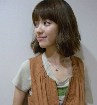 灿烂的遗产女主角韩孝珠发型叫什么名字是什么颜色