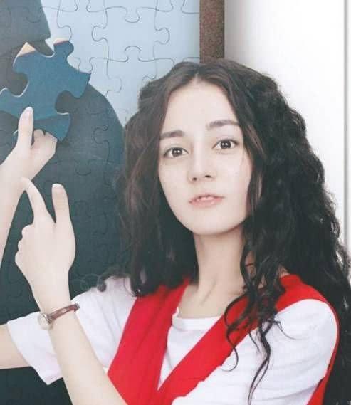 戚薇泡面头少女感十足,女明星图片,发型图片