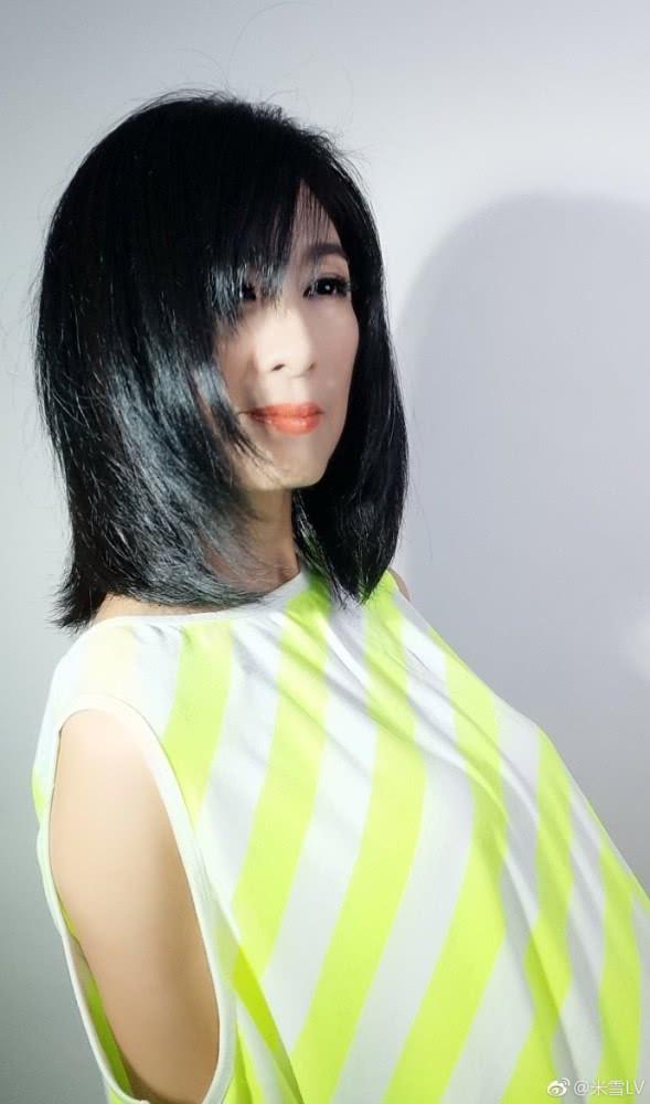 63岁米雪剪碎发秒回18岁