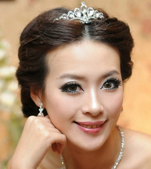 简约浪漫的韩式新娘盘发