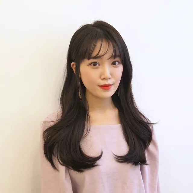 网红八字刘海中长发微卷图片大全