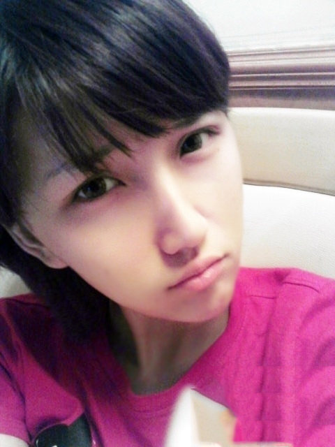 短发女神卢六六最新短发图片