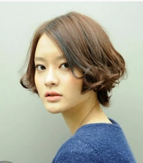 女人味短发发型设计图片