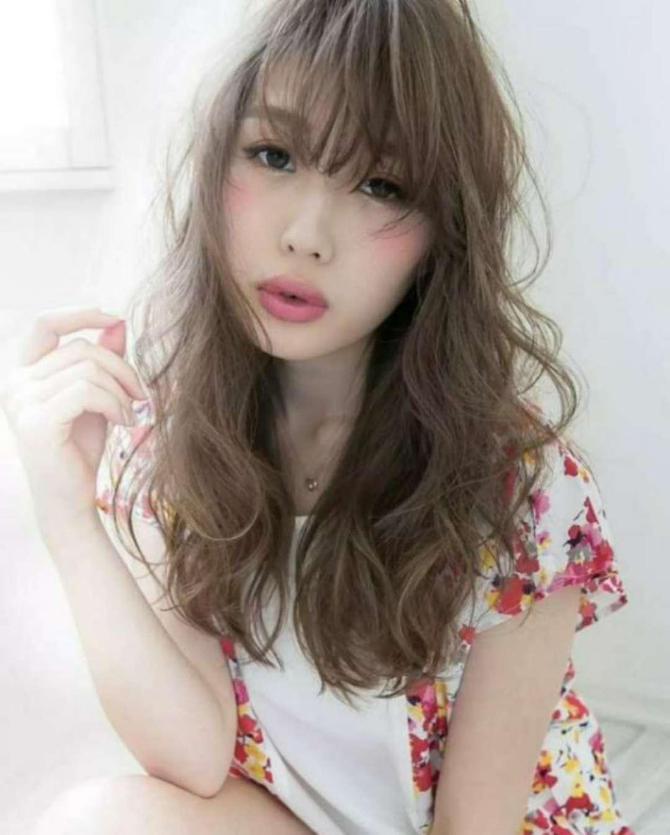 2020年刘海发型女图片图片