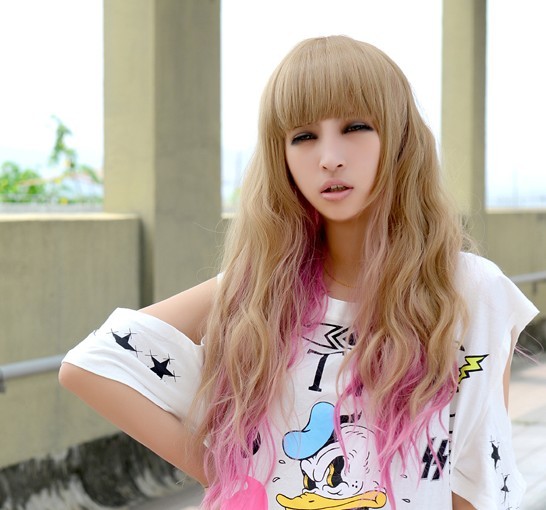 女生亚麻色卷发图片亚麻色渐变粉红色最迷人