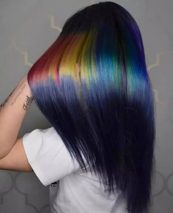 新1轮隐藏式彩虹色头发,染发图片,发型图片