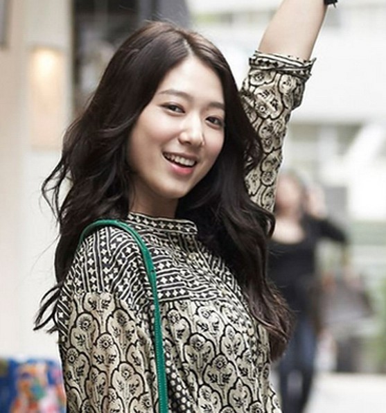 妩媚性感的长发大卷发型图片