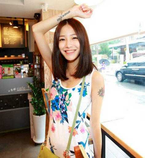 女生时尚中长发发型图片