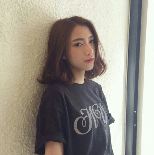 短发女孩也可以性感和可爱