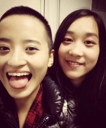 香飘飘奶茶千金蒋瑶嘉爆红帅气板寸头发型突显个性