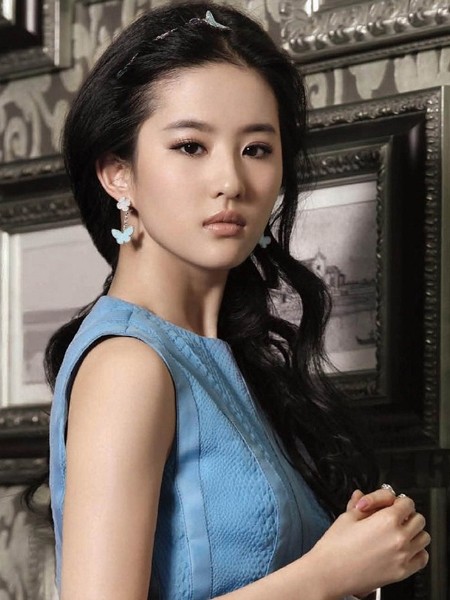 奶茶妹妹走红 黑色长直发是王道,美女图片-第2图,发型图片