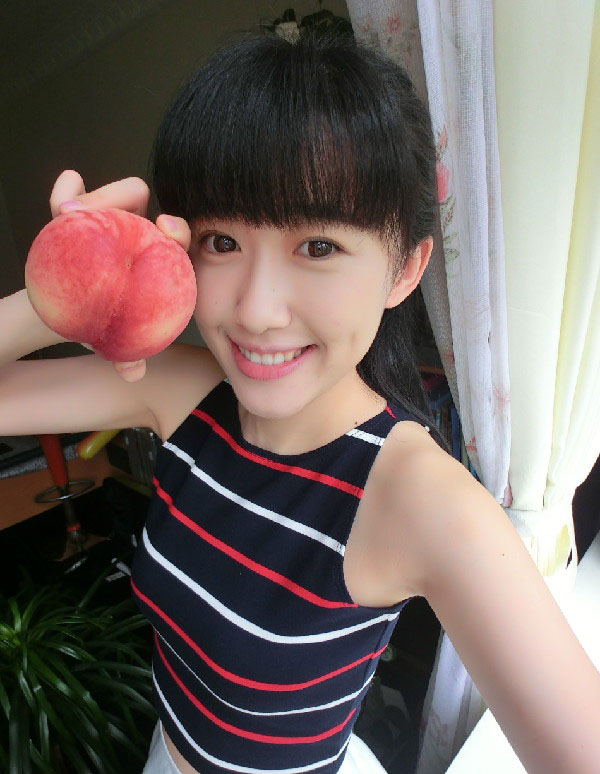 人大校花康逸琨新发型变知性女神