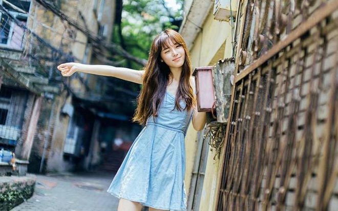 空气刘海长发大眼美女高清图片