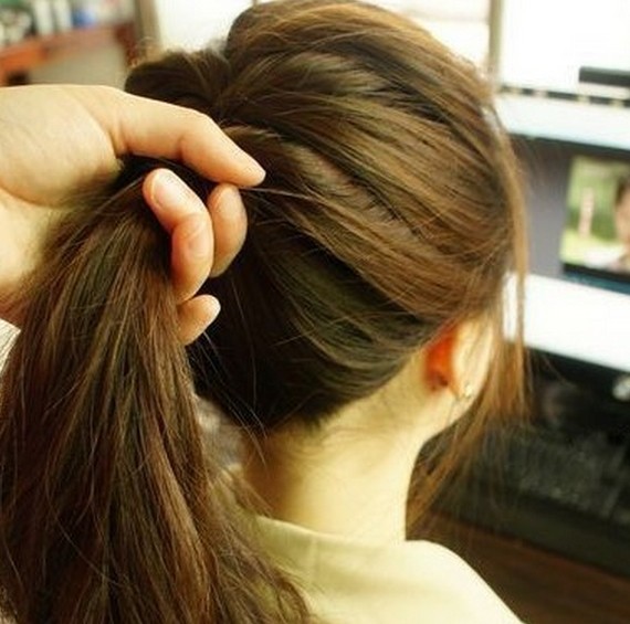 超漂亮马尾蜈蚣辫的的扎法图解片