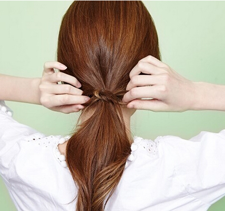 韩式蝴蝶结低马尾扎法图解,扎马尾图片,发型图片