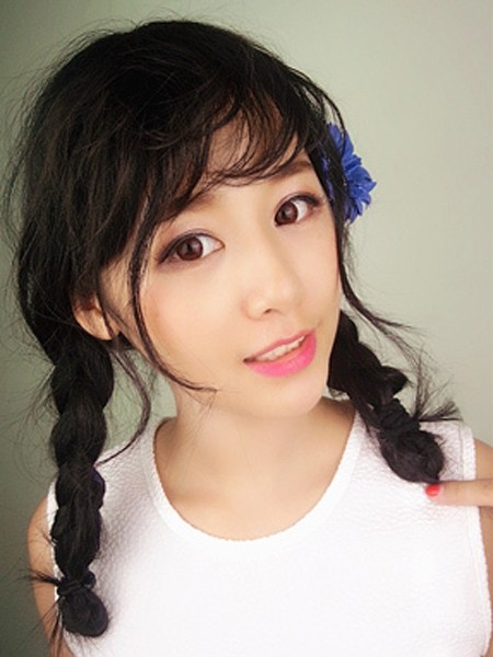 慵懒风蓬松双麻花辫扎法图解片