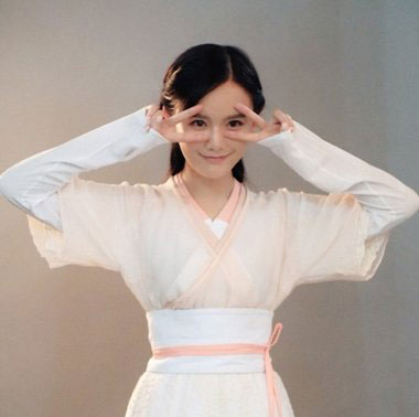 她在楚乔传最遭恨现代却是萌妹纸南笙古装霸气现装清新