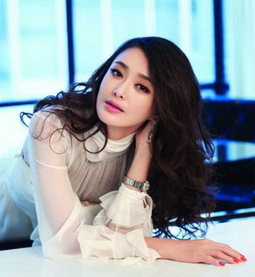 女星秦岚性感长卷发发型,女明星图片,发型图片