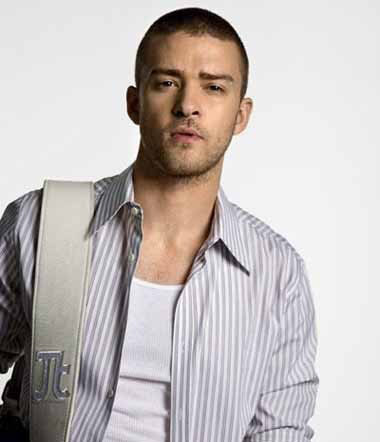 欧美最经典的男生宽脸寸头短发式子介绍给你,这种极短的发型极为考验