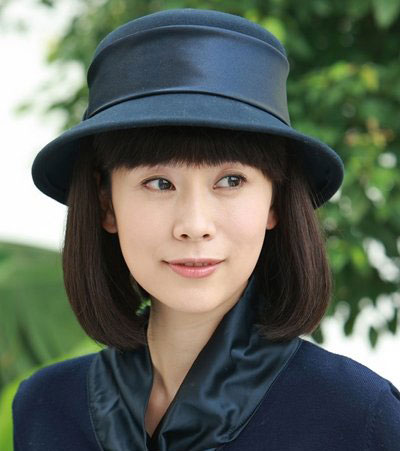 这样一款齐刘海设计的波波头就有极好的减龄效果了,海清的这款平齐