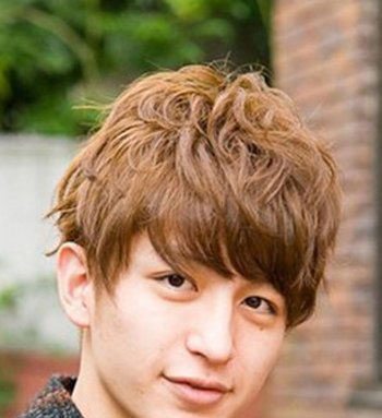 韩版男生烫头发发型图片男生玉米烫发型设计