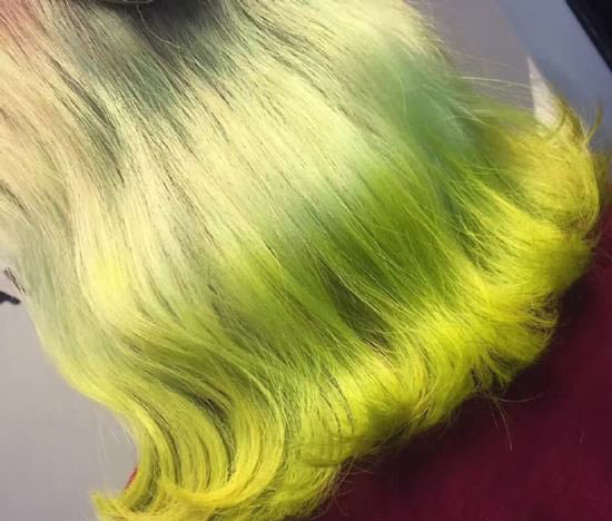 青草绿绿色成为了2017年第一大流行发色,象征着春天的绿色染发首当其