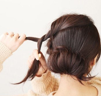 韩国短发辫子发型扎法简洁的中短发扎辫子的发型